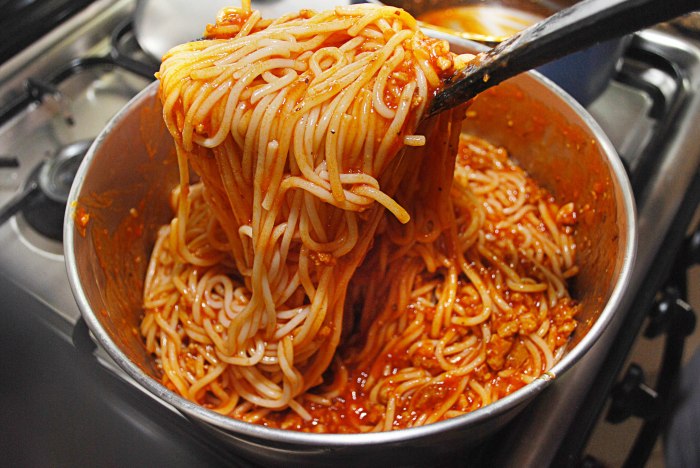 How to cook sphaghetti capriciosa style