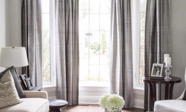 How to decorate room with bay window